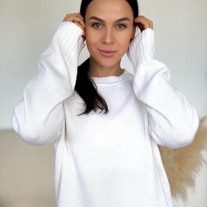 Women's sweater made of natural merino wool